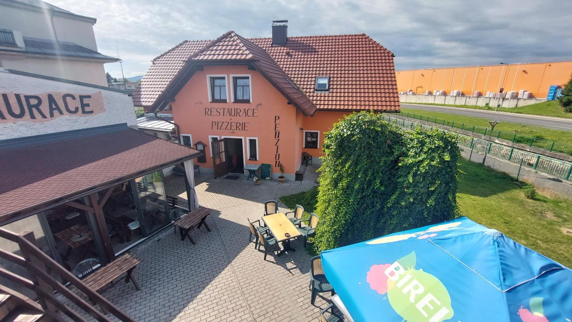 Penzion A Restaurace U Strnada Klatovy Dış mekan fotoğraf