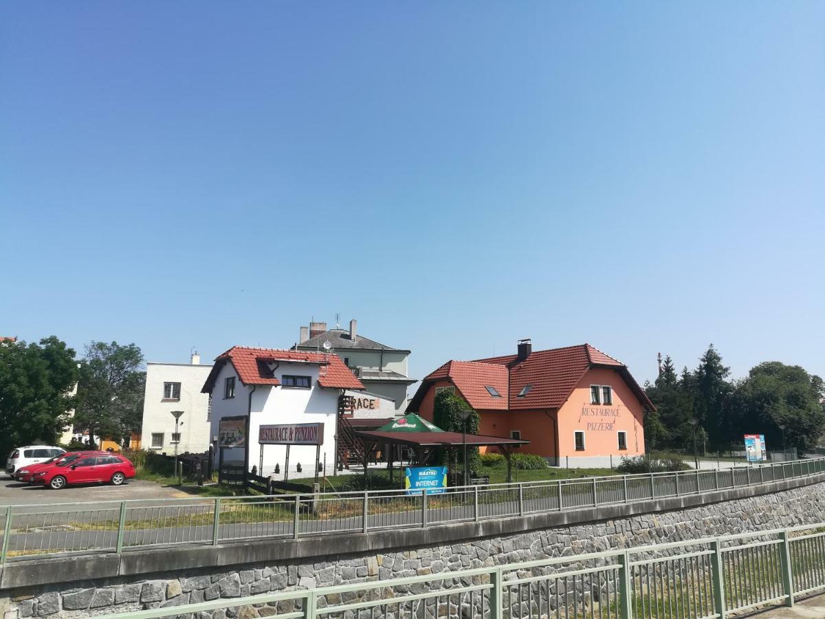 Penzion A Restaurace U Strnada Klatovy Dış mekan fotoğraf